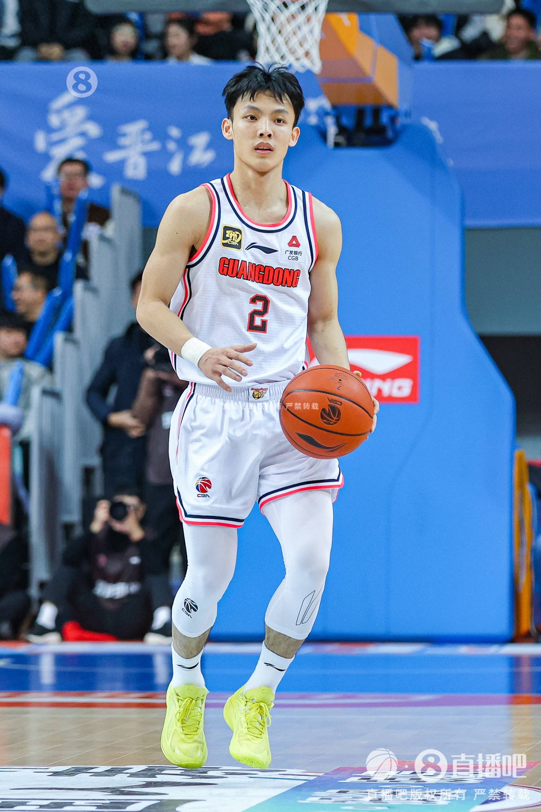 球场上的斗志,球员尽展风采的简单介绍 球场上的斗志,球员尽展风采的简单介绍