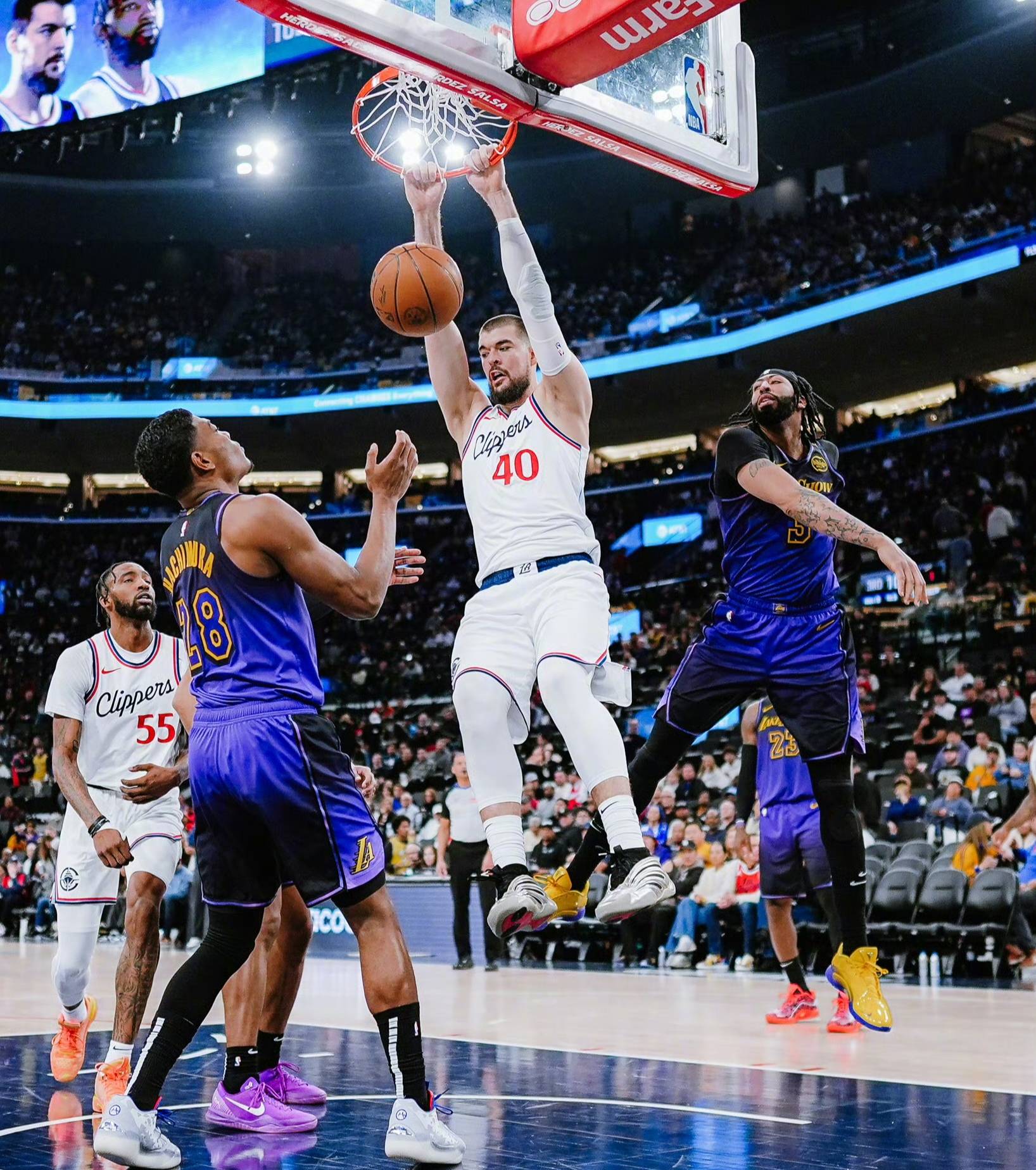 世俱杯改制-快船队外线火力强劲，击溃对手