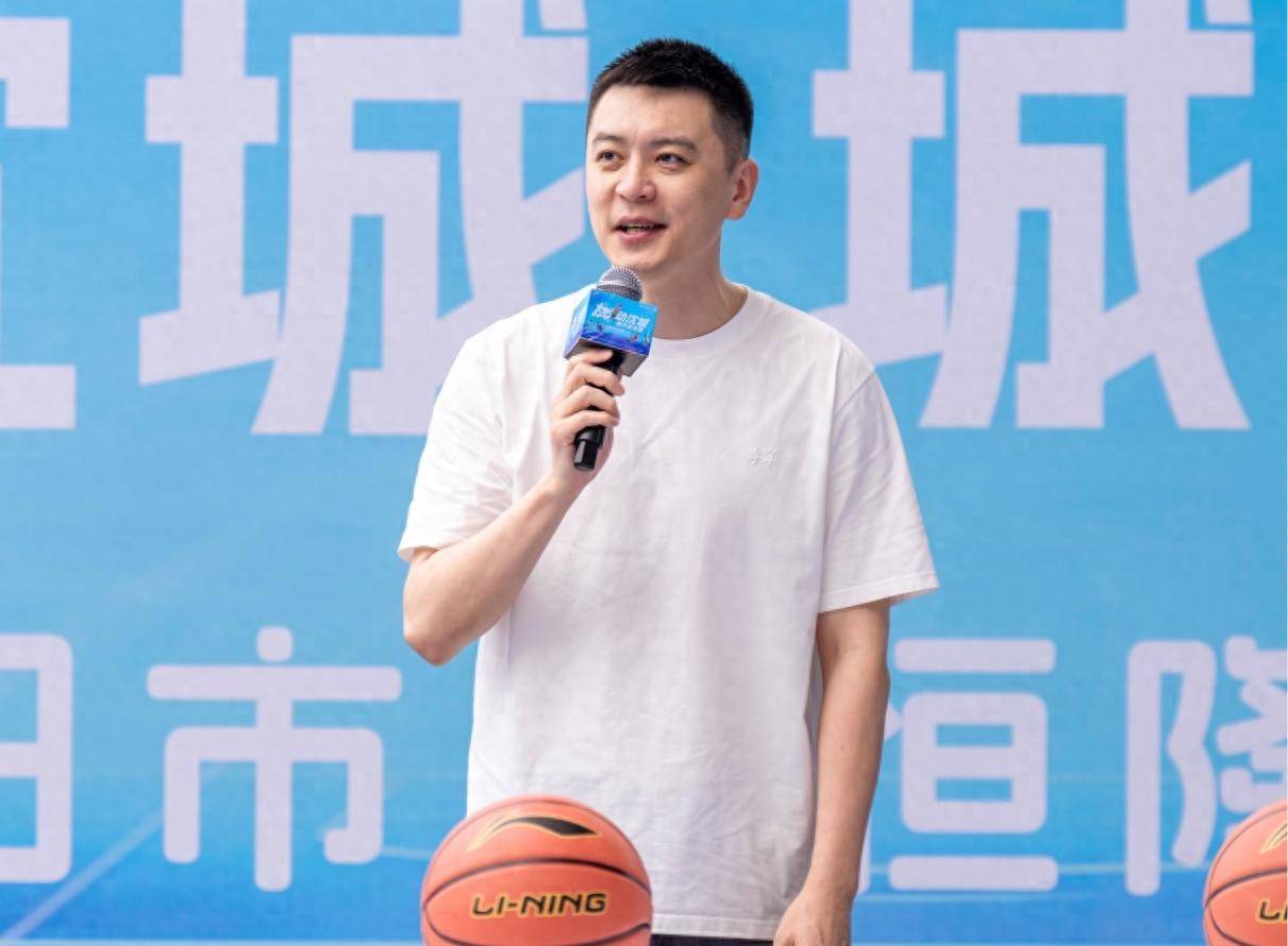 世俱杯冠军-篮球联赛重要战役即将打响，球员备战积极的简单介绍