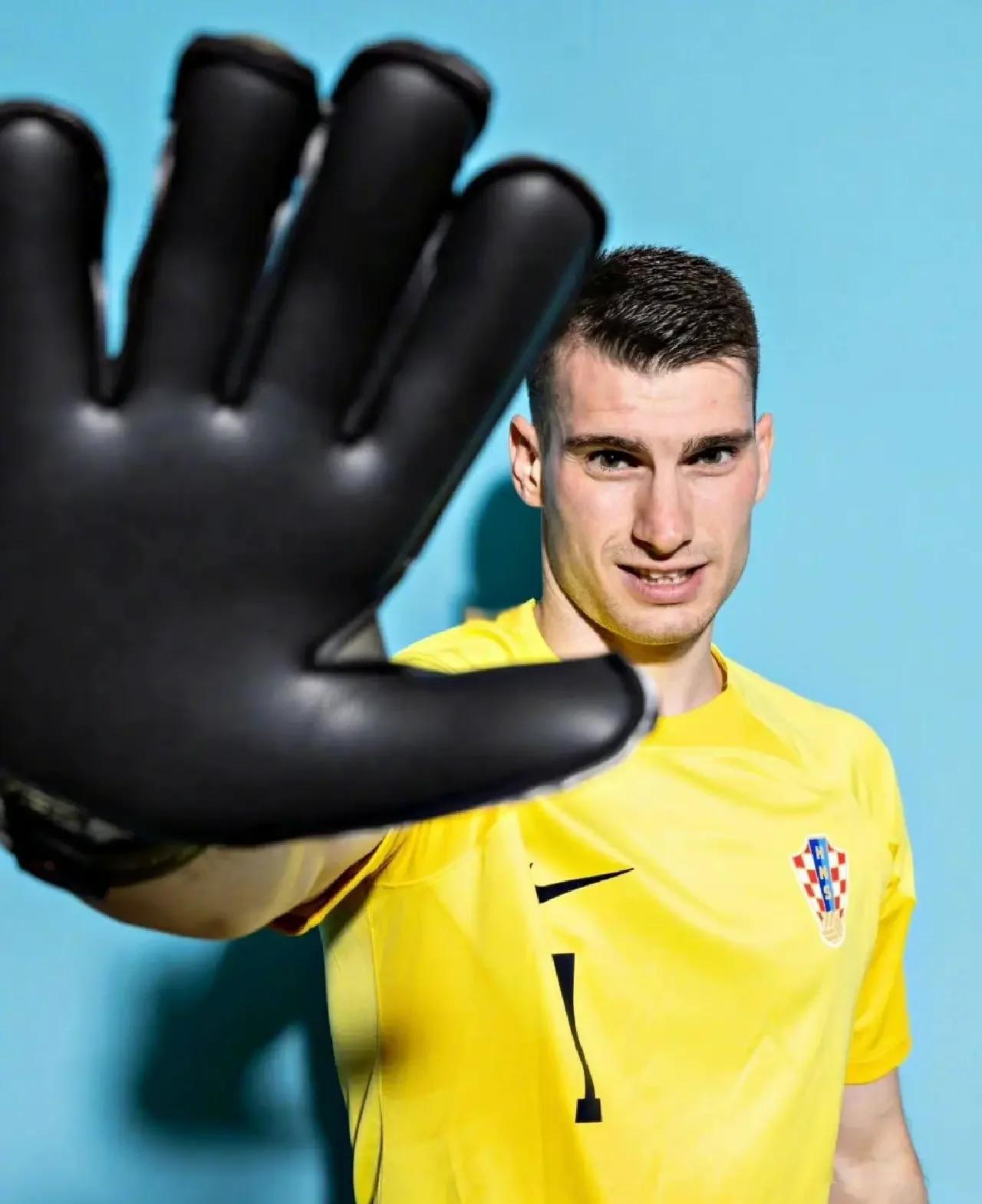 克罗地亚运动员在团体项目中勇夺冠军 克罗地亚运动员在团体项目中勇夺冠军