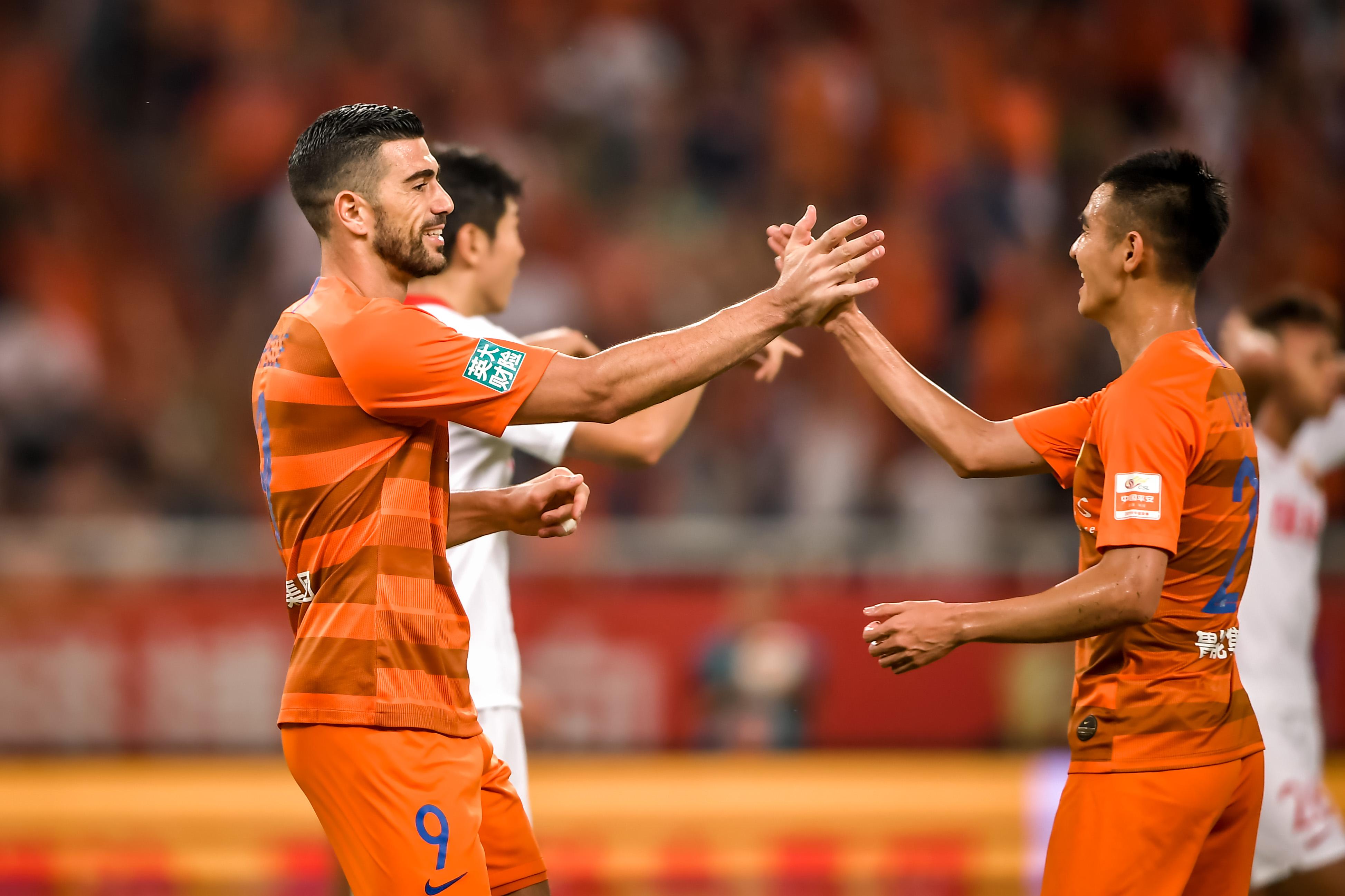 河南建业客场战平山东鲁能,双方握手言和 河南建业客场战平山东鲁能,双方握手言和