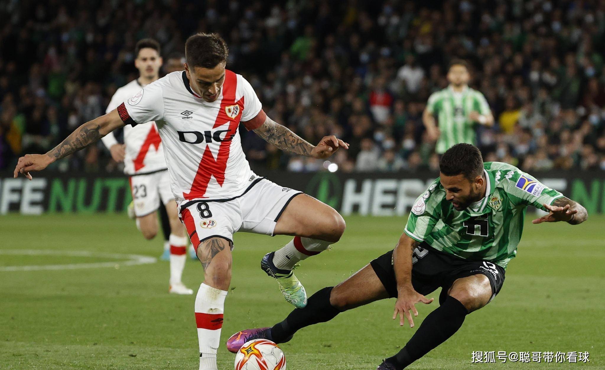 塞尔塔维戈主场逆转皇家洛斯卡诺斯保持不败的简单介绍 塞尔塔维戈主场逆转皇家洛斯卡诺斯保持不败的简单介绍