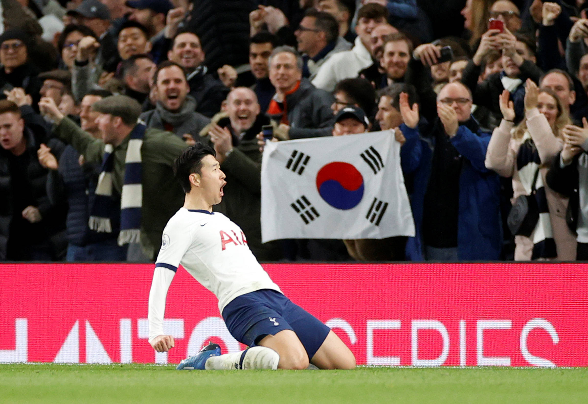 热刺绝杀对手,取得赛季关键胜利 热刺绝杀对手,取得赛季关键胜利