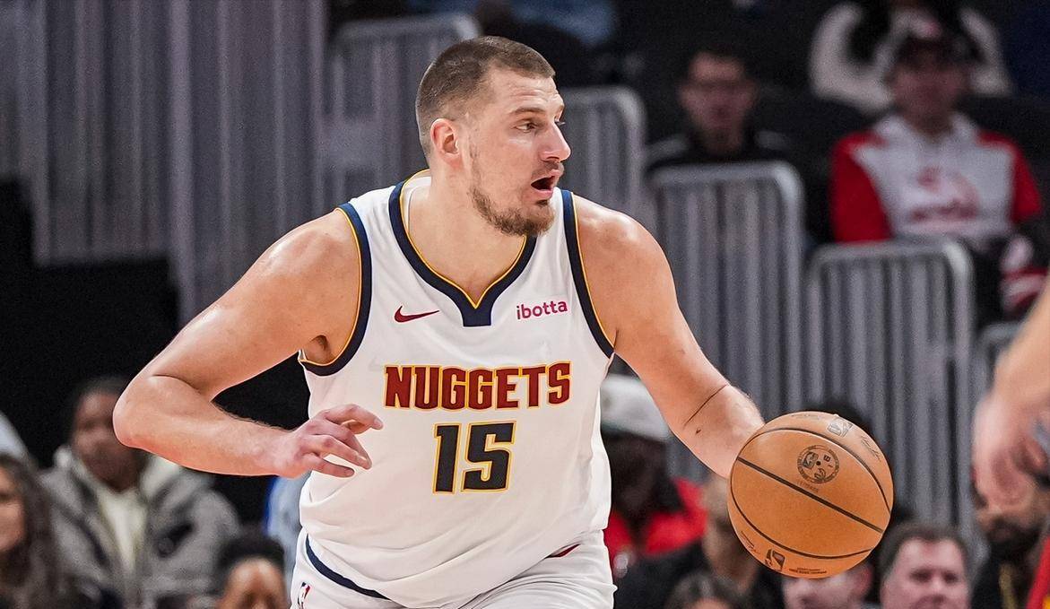 霍尔迪飞越世纪得分榜,引领瞩目集会 霍尔迪飞越世纪得分榜,引领瞩目集会