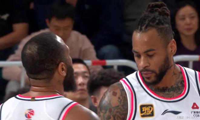 四川篮球队锋线受挫,内部动荡明显 四川篮球队锋线受挫,内部动荡明显