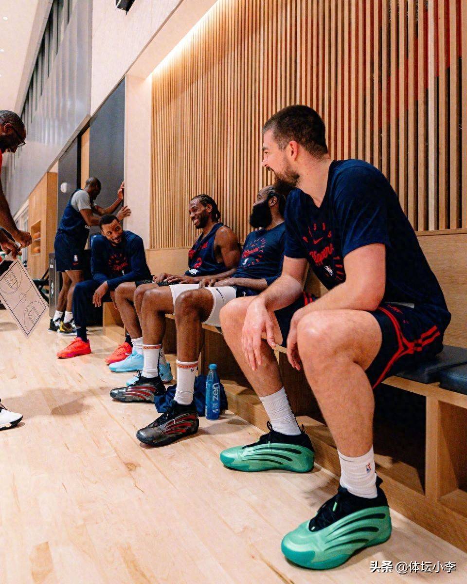 世俱杯分组-NBA青年球员备战季后赛,训练氛围浓厚