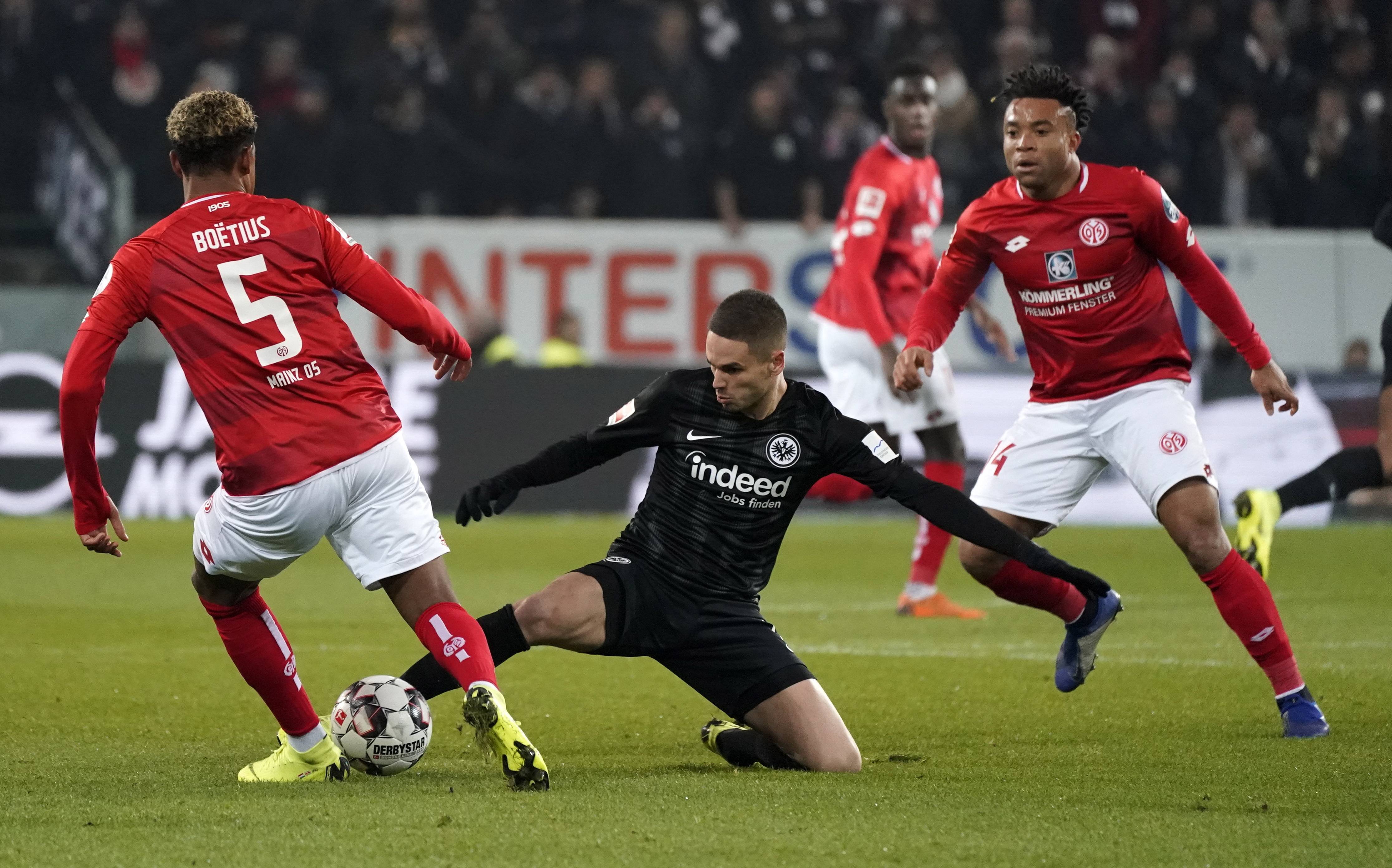 关于赫尔城主场不敌斯旺西，遭遇连败的信息