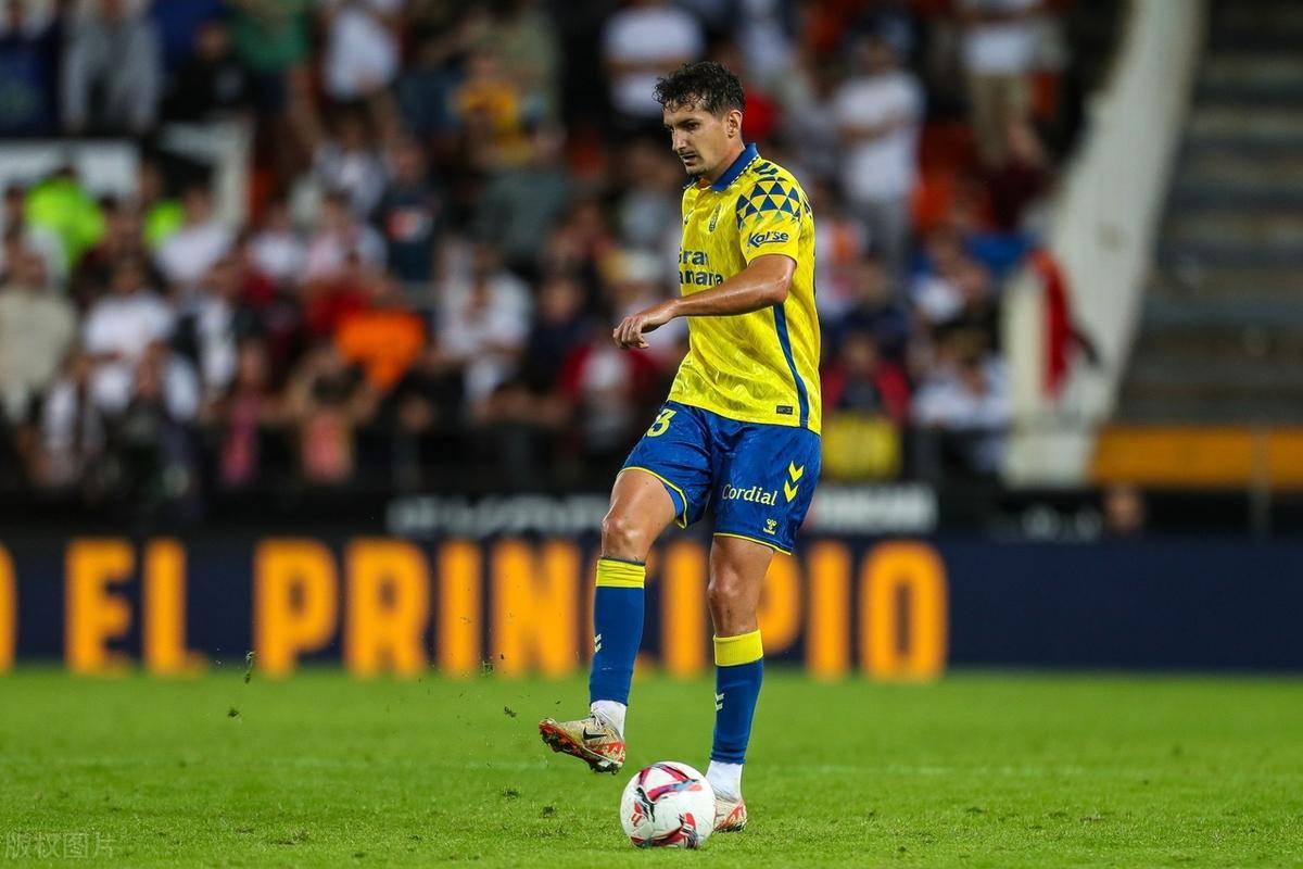 瓦伦西亚逆袭获胜，提升排名