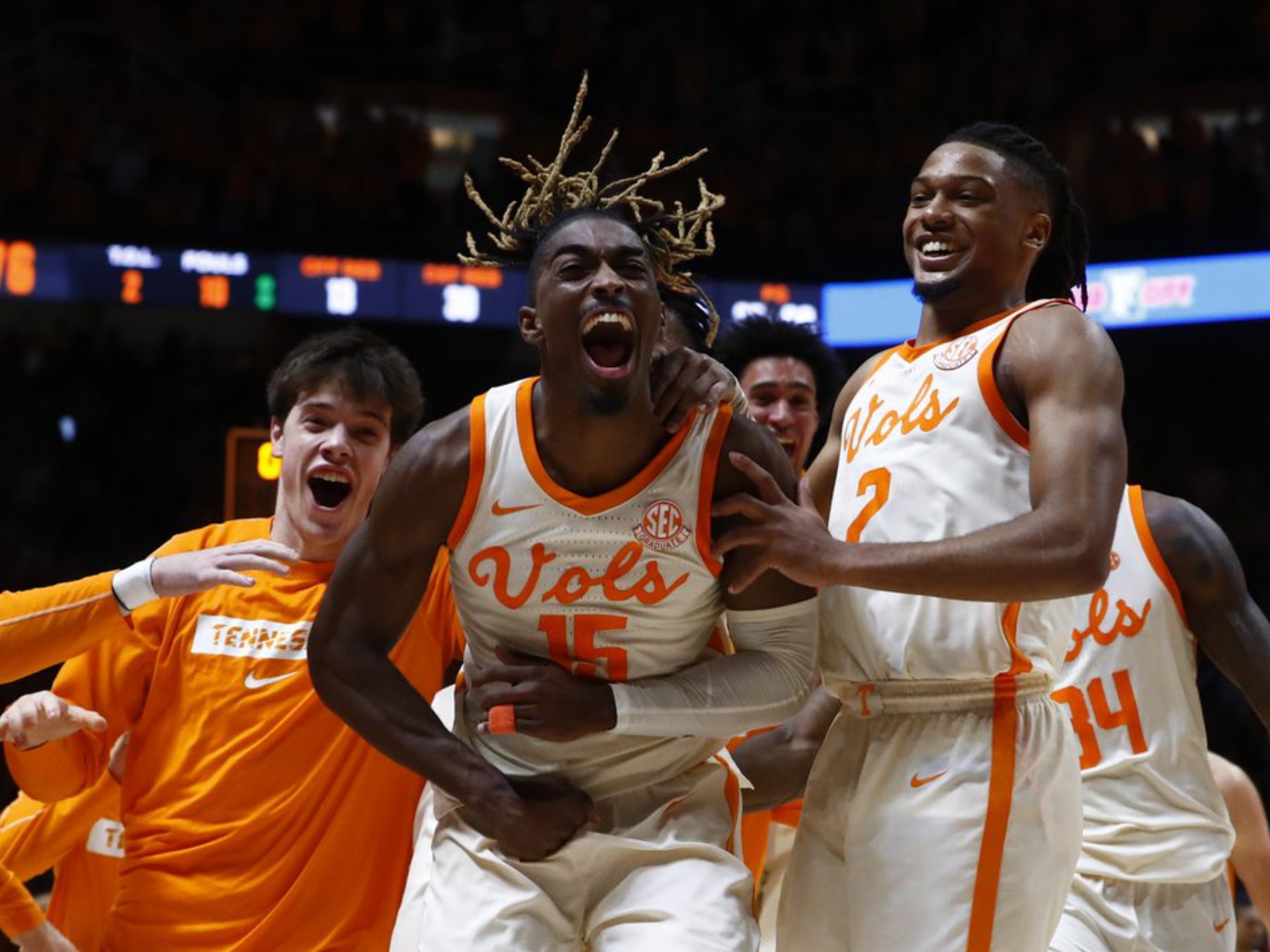 巴拉多利德后卫献绝杀,球队全取三分 巴拉多利德后卫献绝杀,球队全取三分