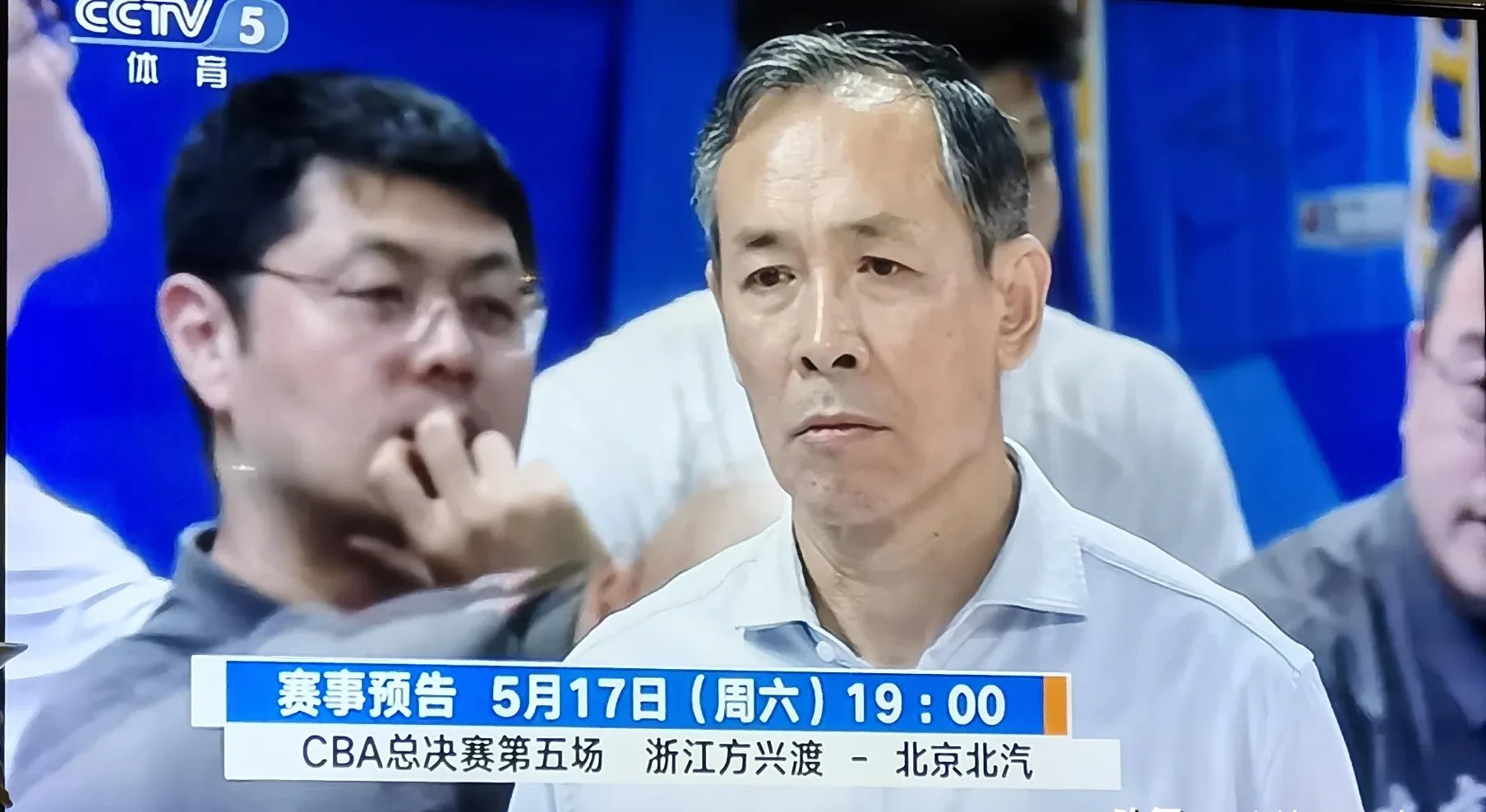 一名球员在比赛中创下个人得分纪录 一名球员在比赛中创下个人得分纪录