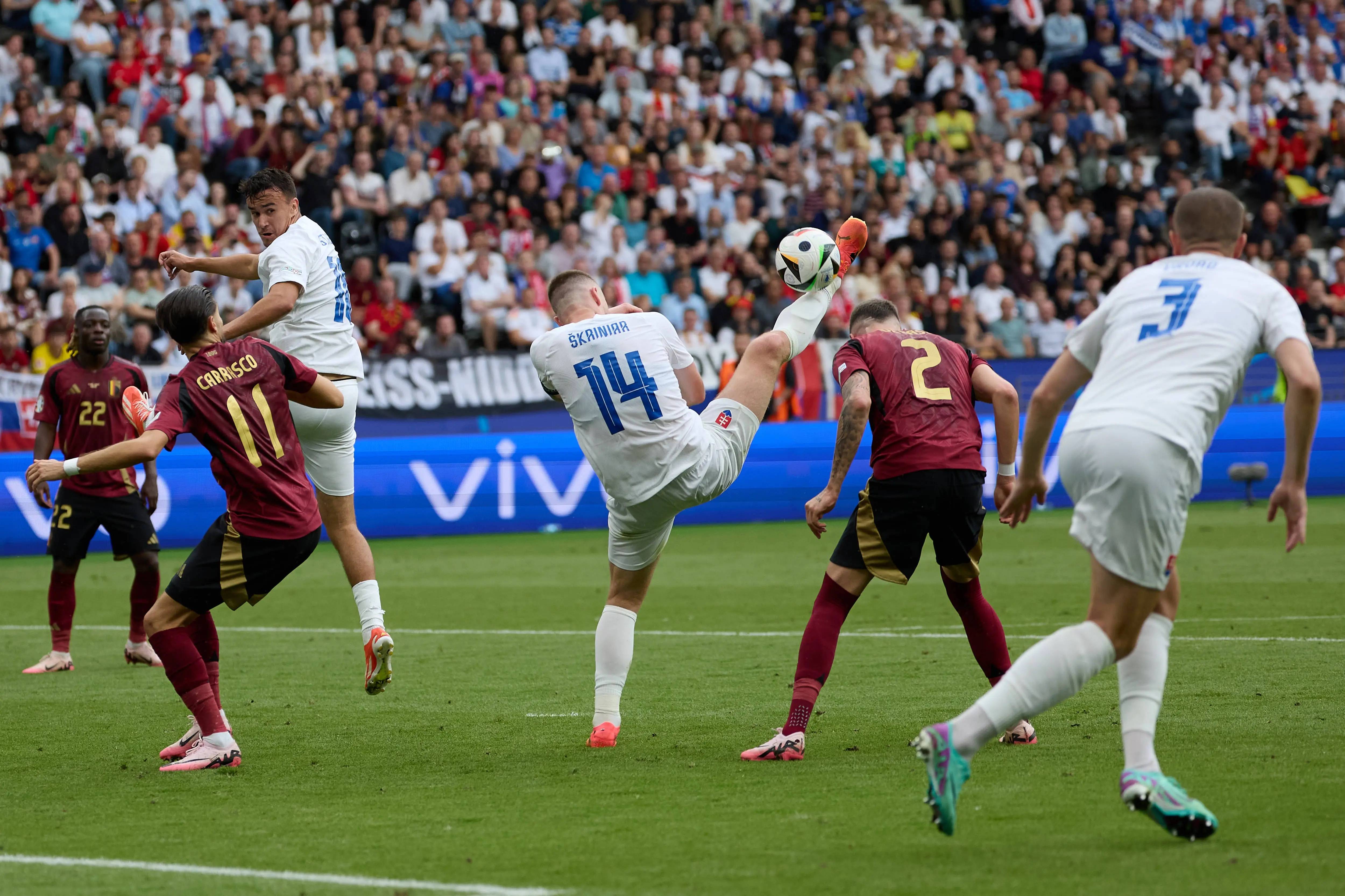 世俱杯-瑞典队备战与斯洛文尼亚的较量，追求胜利