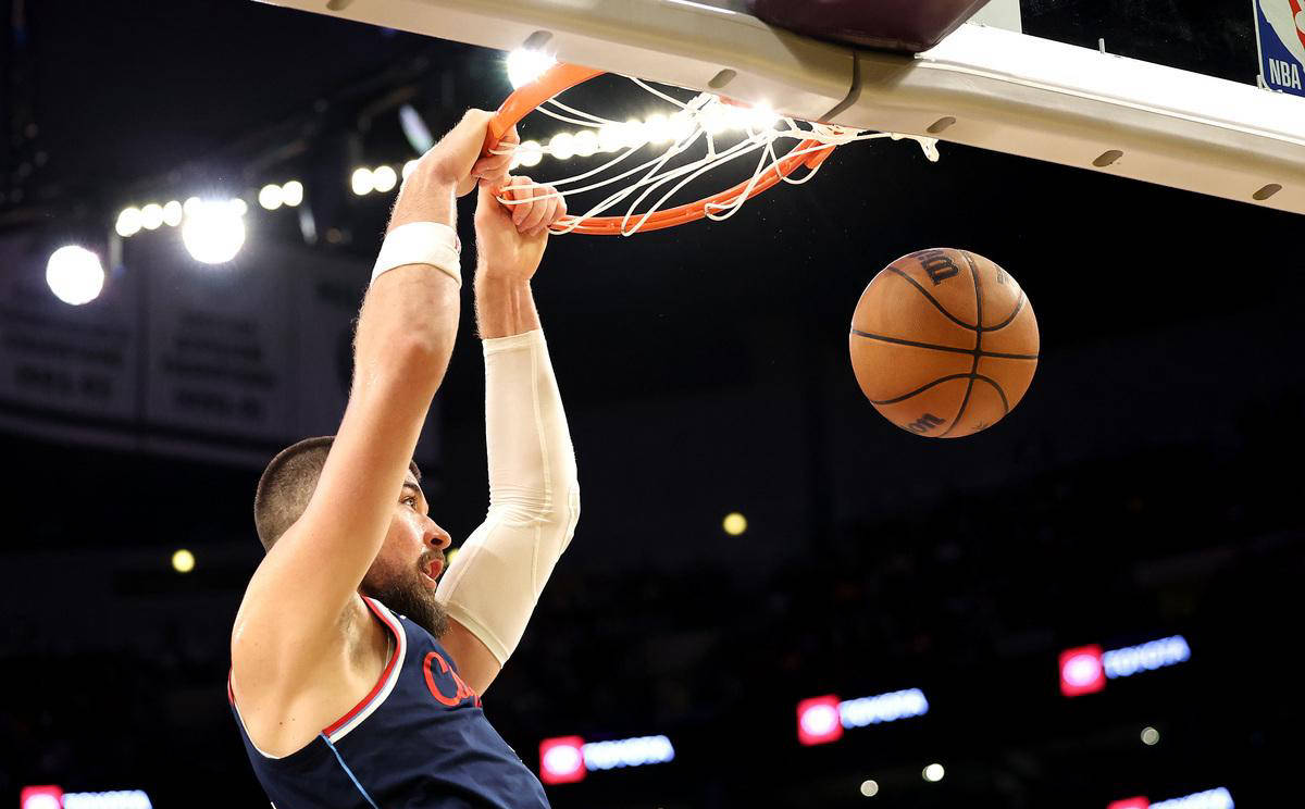 世俱杯直播-人队客场战胜黄蜂，迎来连胜