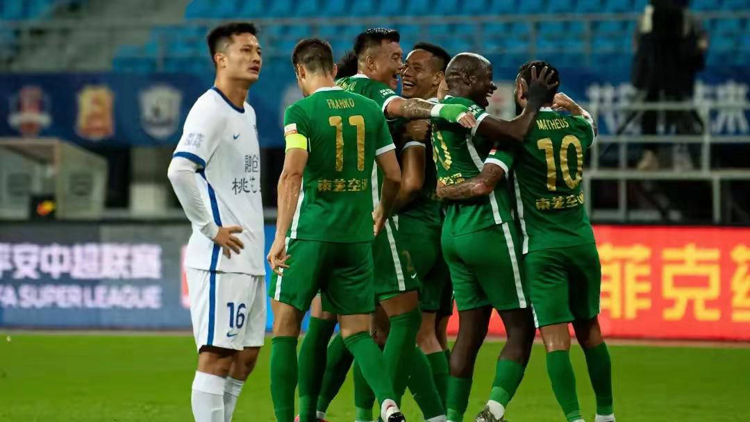 球队全面调整备战下一场比赛，全力冲刺胜利