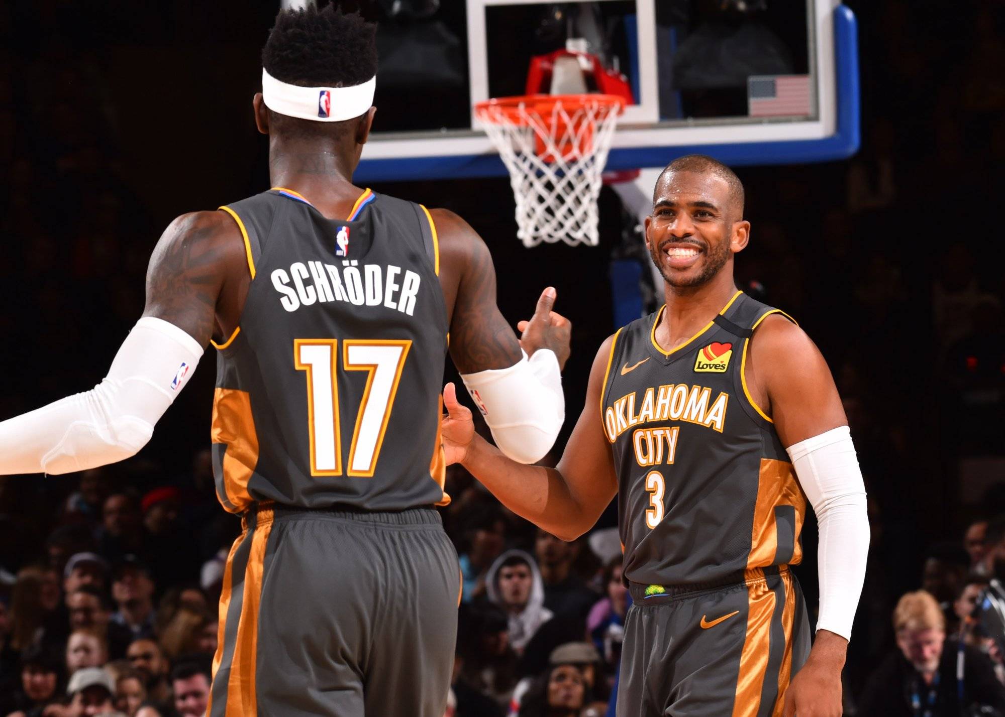 尼克斯队球员均衡发挥，组织严密