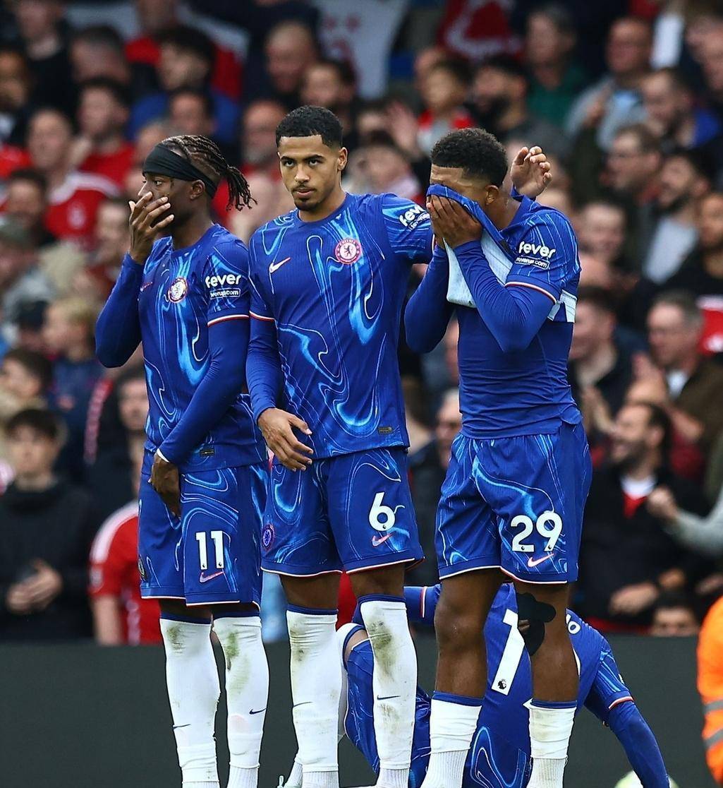 热刺虐待了布赖顿并挤入了前四！