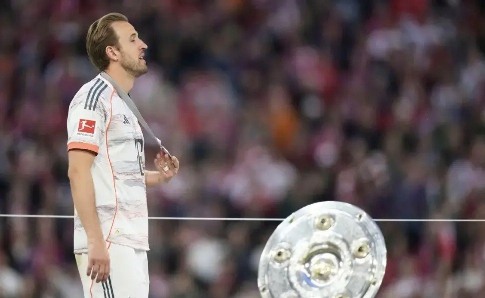 哥伦比亚队奏凯挺进欧洲杯四强的简单介绍 哥伦比亚队奏凯挺进欧洲杯四强的简单介绍