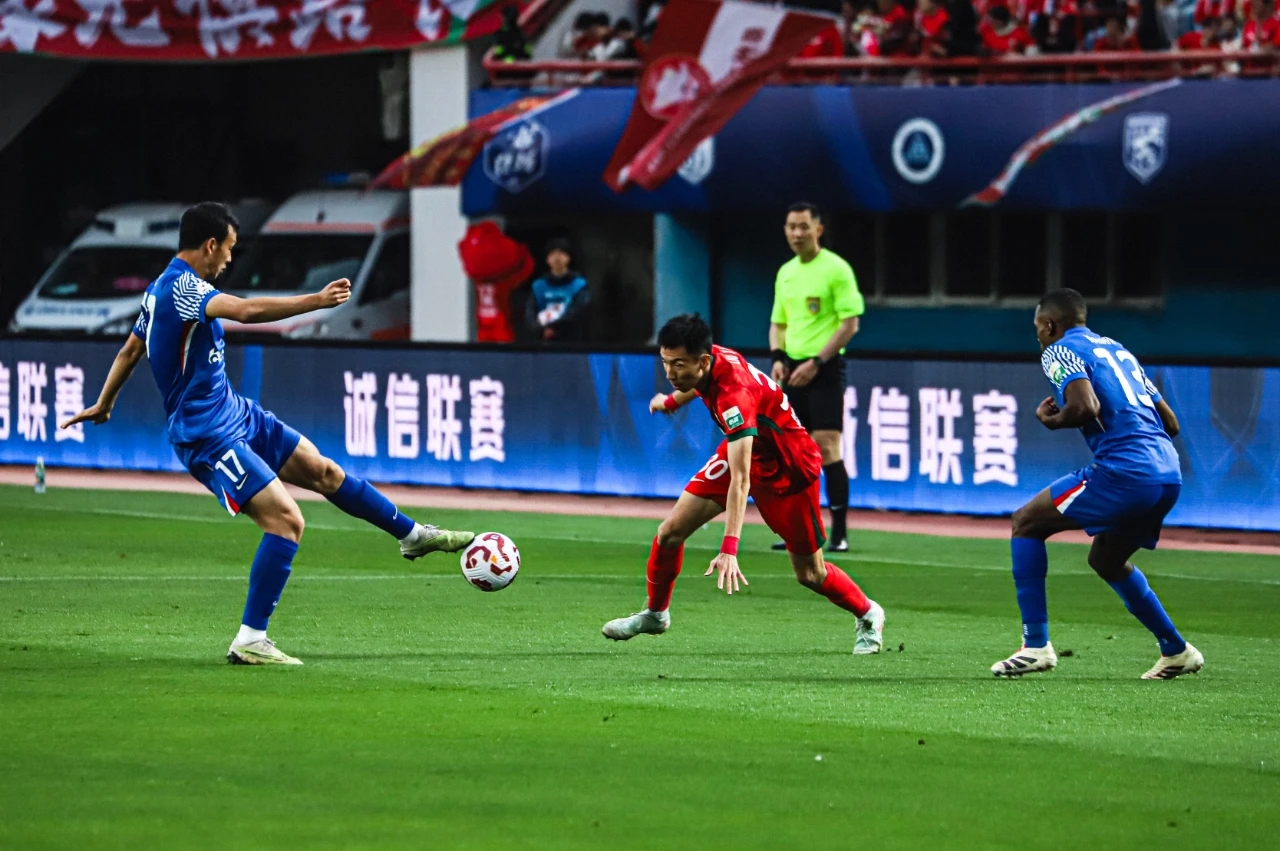 世俱杯直播-河南队全力以赴,拼尽全力角逐比赛