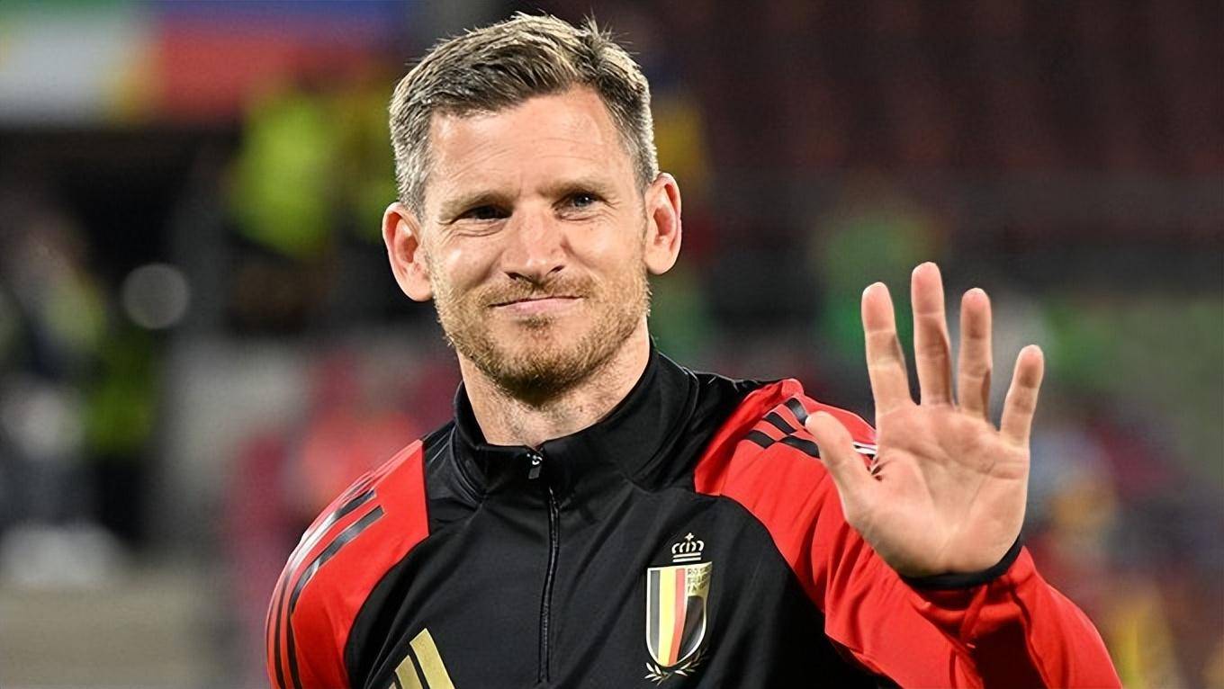 欧预赛：胜负悬殊，一代传奇