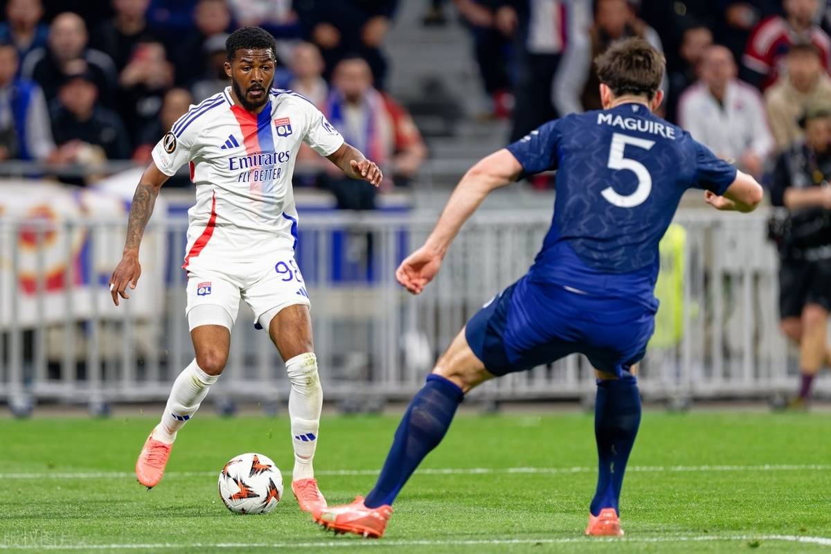 里昂客场击败对手,稳固积分榜前列 里昂客场击败对手,稳固积分榜前列