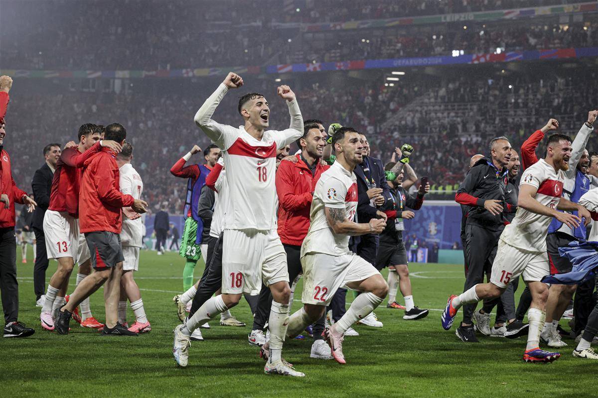 土耳其主场惨败于荷兰,晋级前景渺茫的简单介绍 土耳其主场惨败于荷兰,晋级前景渺茫的简单介绍