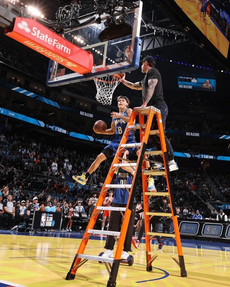 篮球巨星大放异彩,率领球队完美赢球的简单介绍 篮球巨星大放异彩,率领球队完美赢球的简单介绍