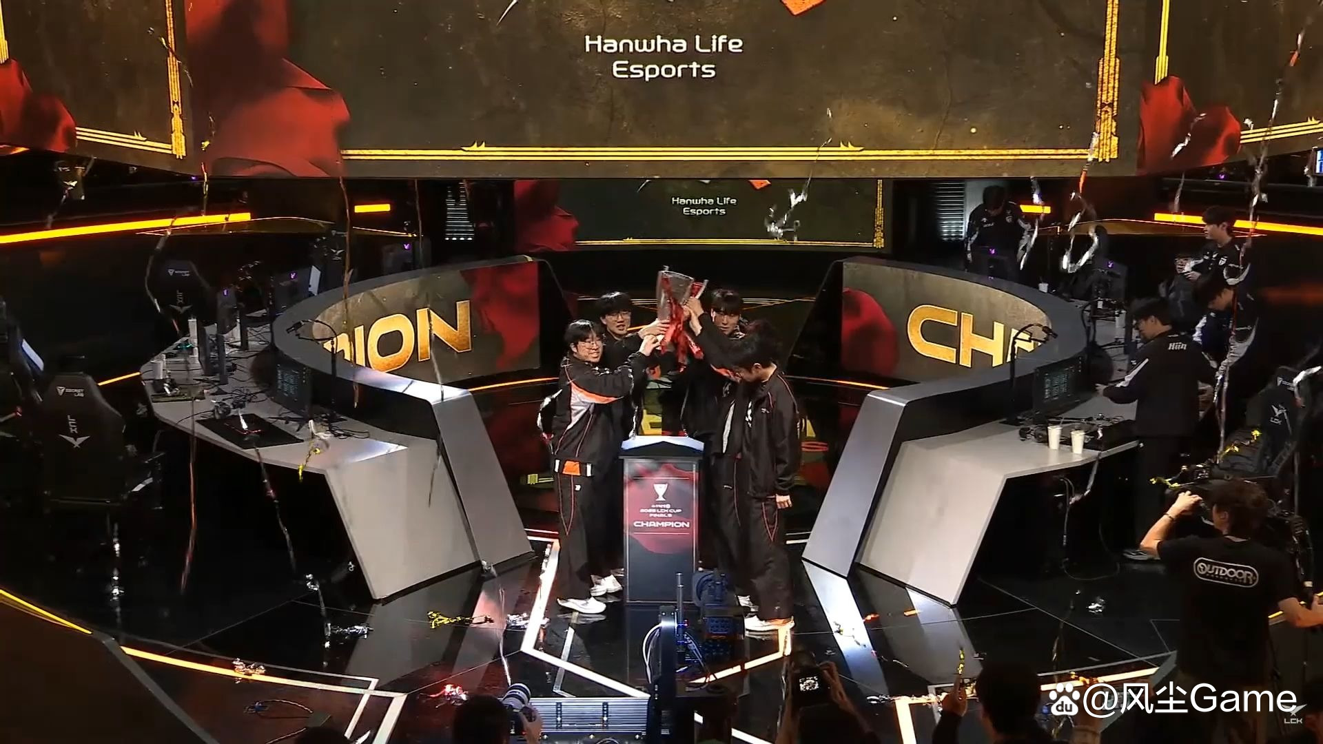 包含TES轻取BLG,Zeus极限生还后反打焦点之战半决赛,引爆全场热议的词条 包含TES轻取BLG,Zeus极限生还后反打焦点之战半决赛,引爆全场热议的词条