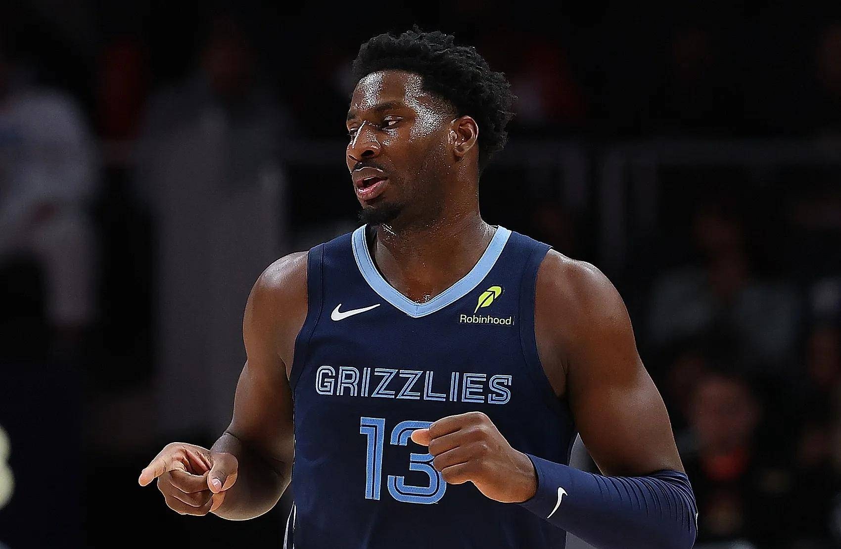 快船主场大胜灰熊，浓眉贡献22分