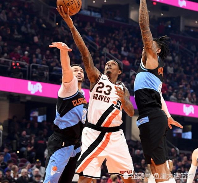 深圳队碾压骑士，乔治点燃赛场