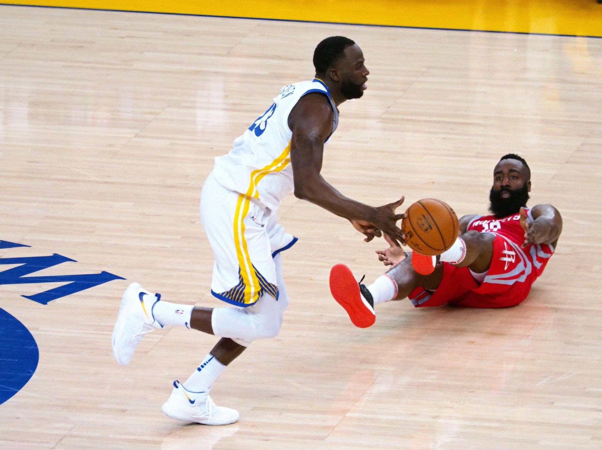 勇士险胜火箭，陶汉林状态火热