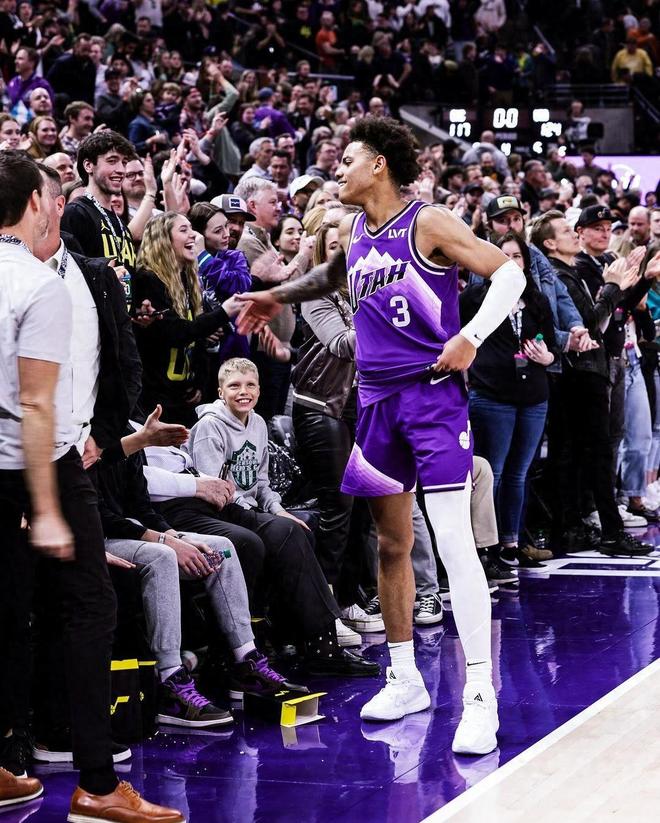 世俱杯时间-爵士碾压浙江队,塔图姆状态火热的简单介绍