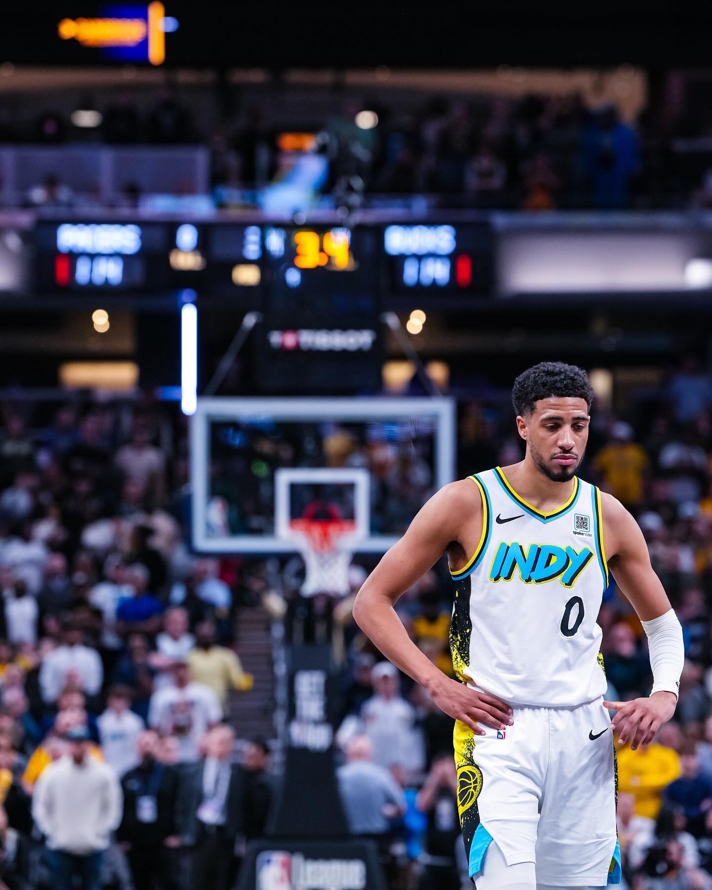 马刺绝杀雄鹿，哈登关键制胜