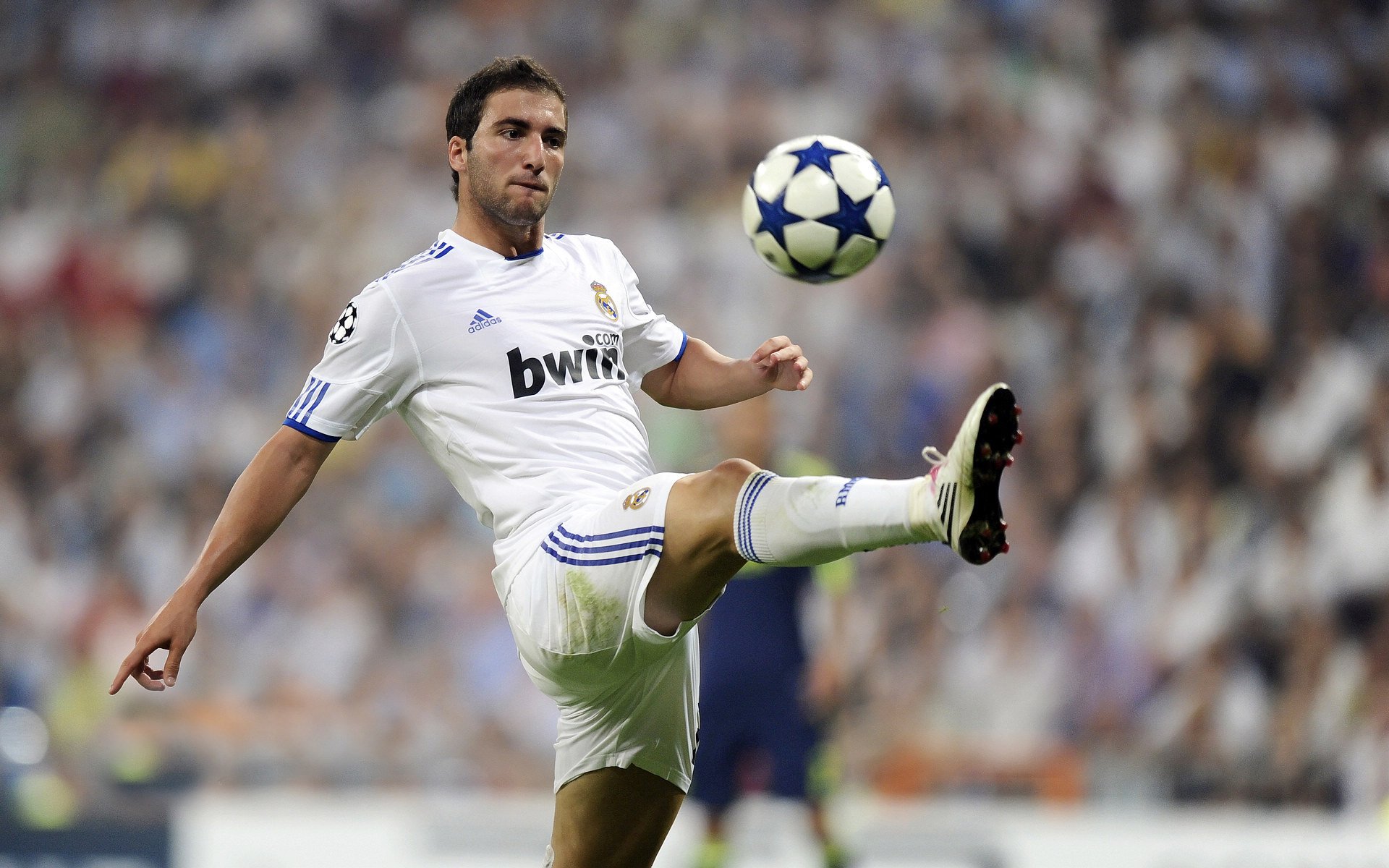 世俱杯决赛-当东方铁骑踏碎新奥尔良的爵士，草根广厦如何让班凯罗的50分成空砍